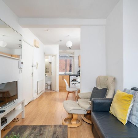 Carnaby & Oxford Street - Central Soho - One Bedroom - Double Bed & Sofabed 런던 외부 사진