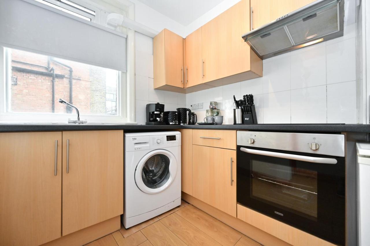Carnaby & Oxford Street - Central Soho - One Bedroom - Double Bed & Sofabed 런던 외부 사진