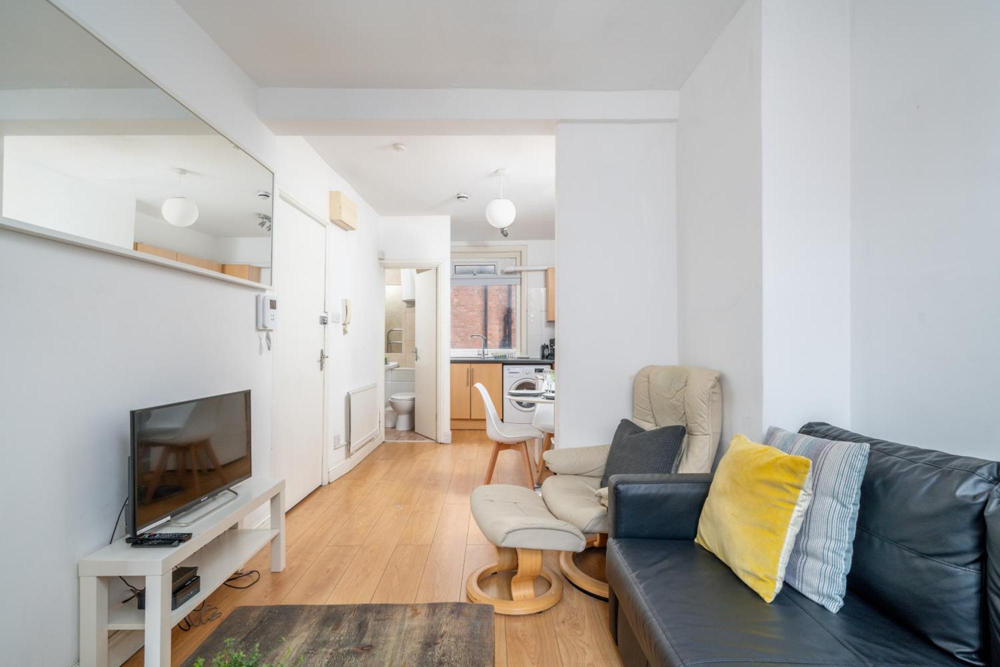 Carnaby & Oxford Street - Central Soho - One Bedroom - Double Bed & Sofabed 런던 외부 사진