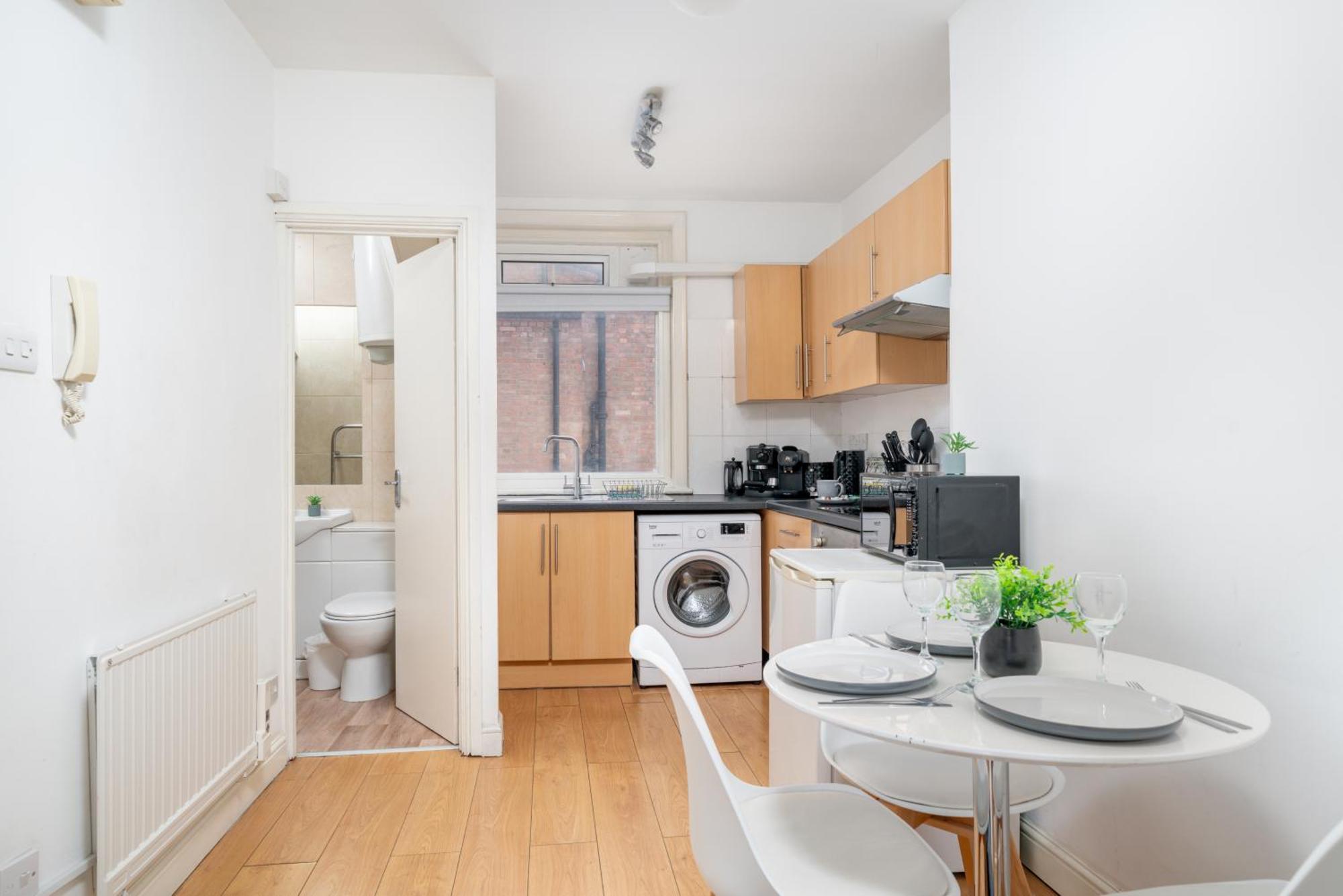 Carnaby & Oxford Street - Central Soho - One Bedroom - Double Bed & Sofabed 런던 외부 사진