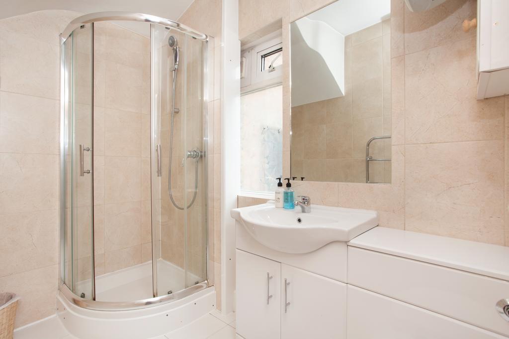 Carnaby & Oxford Street - Central Soho - One Bedroom - Double Bed & Sofabed 런던 외부 사진